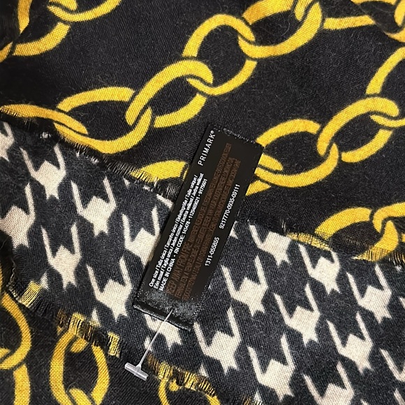 NWOT large black white scarf - chain / houndstooth - oversize - lightweight - Picture 4 of 9